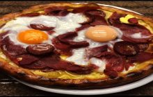 Sucuklu Yumurtalı Pide Tarifi